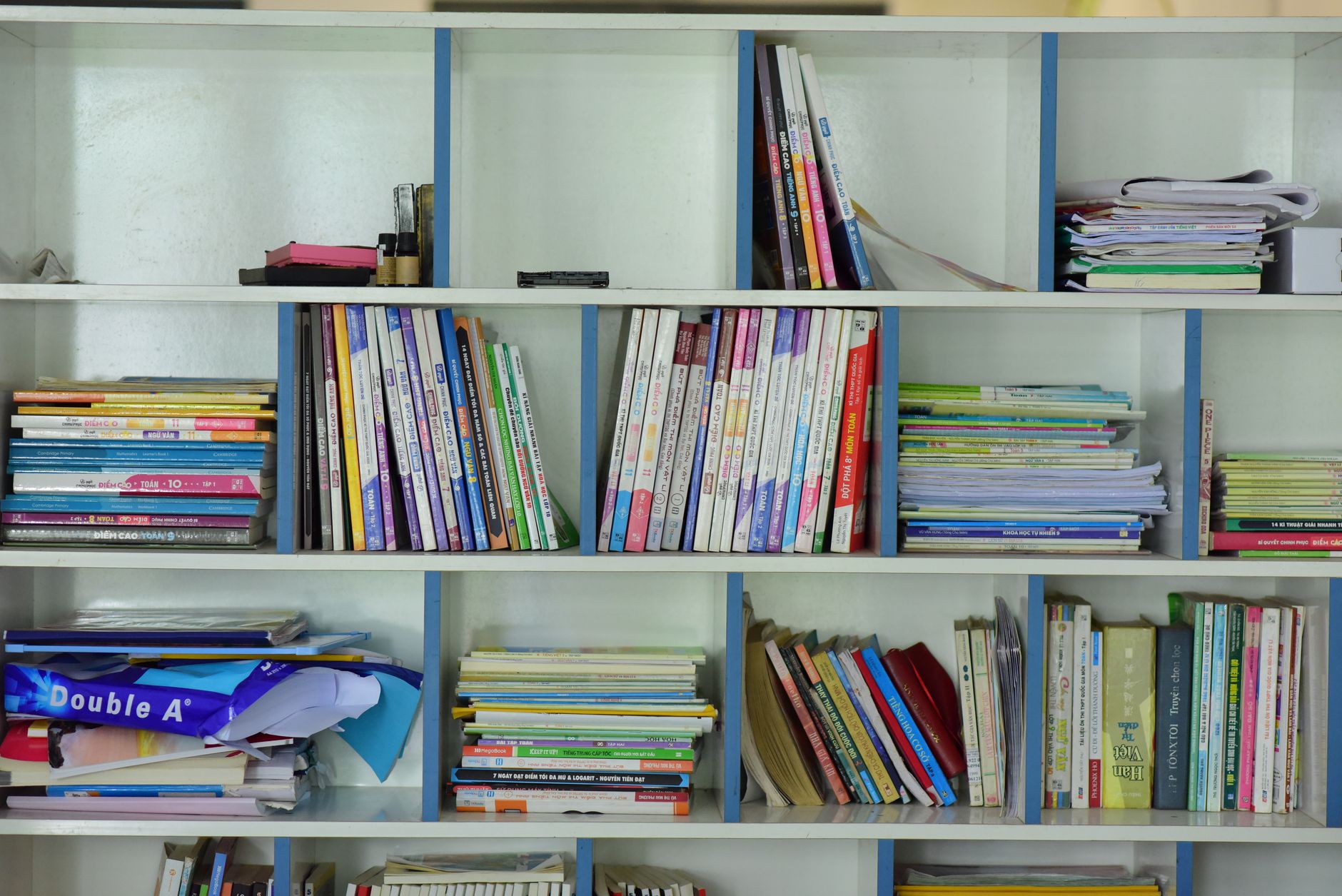 Wie maakt het lesmateriaal over gender op school? De aanbieders en hun verschillen op een rij